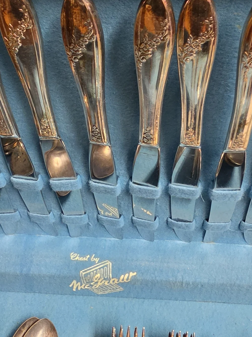Vintage Silverplate Tudor Community Oneida 47 Piece Set & McGraw Box.